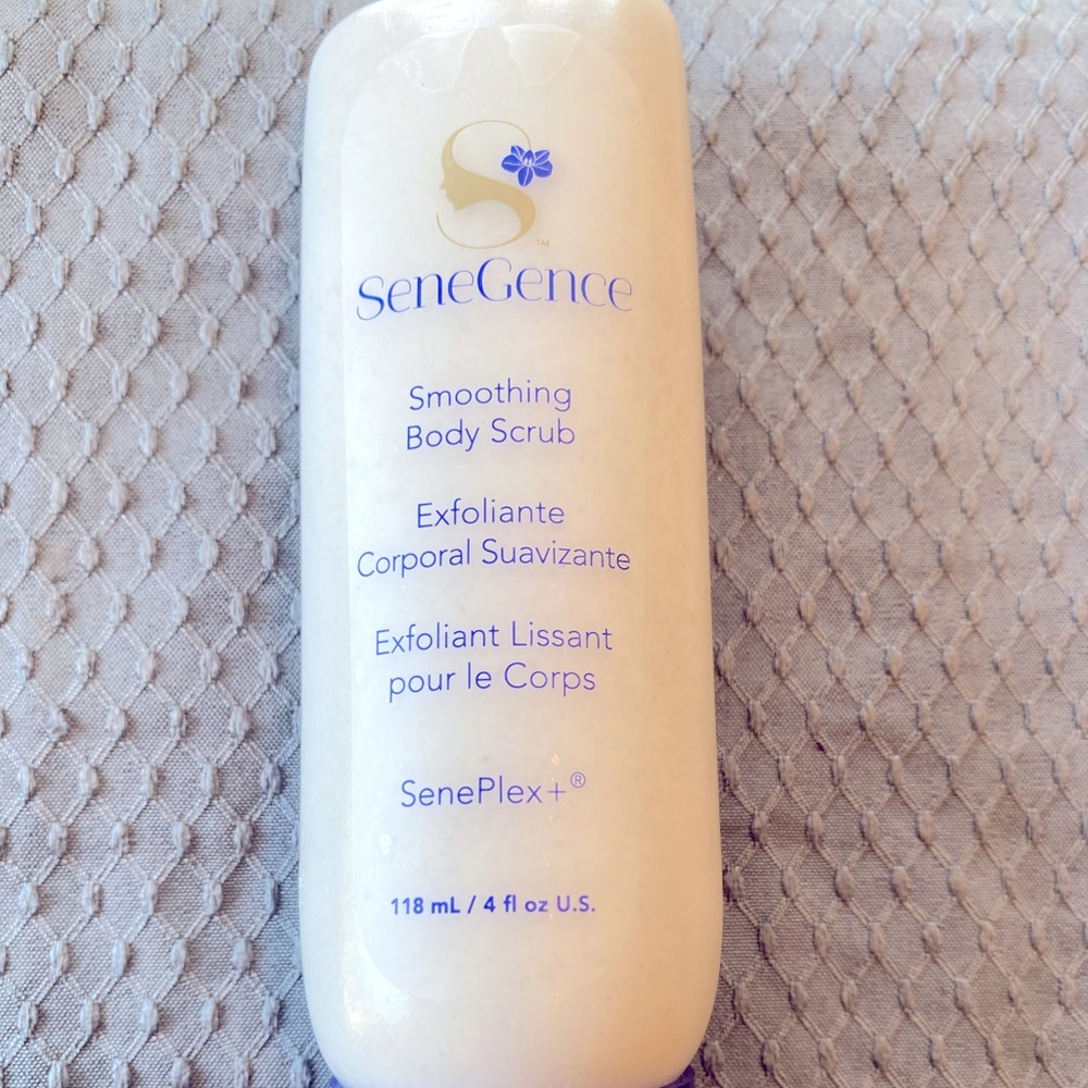 Senegence body scrub. Very mild clean scent. (New)